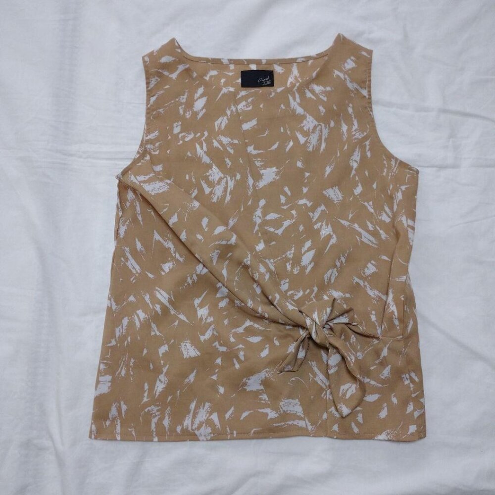 Granta Sleeveless Blouse Patterned - image 1